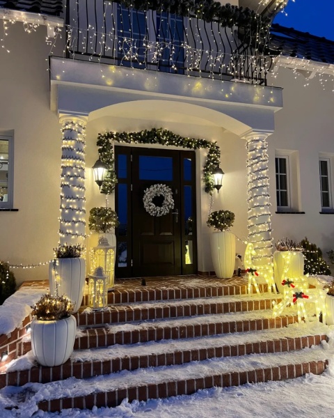 Beliani ANGELI dekoracja ogrodowa LED renifer 92/85/49 cm biała