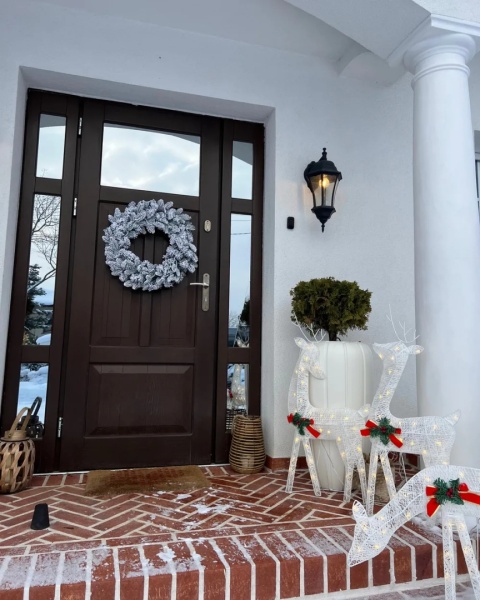 Beliani ANGELI dekoracja ogrodowa LED renifer 92/85/49 cm biała
