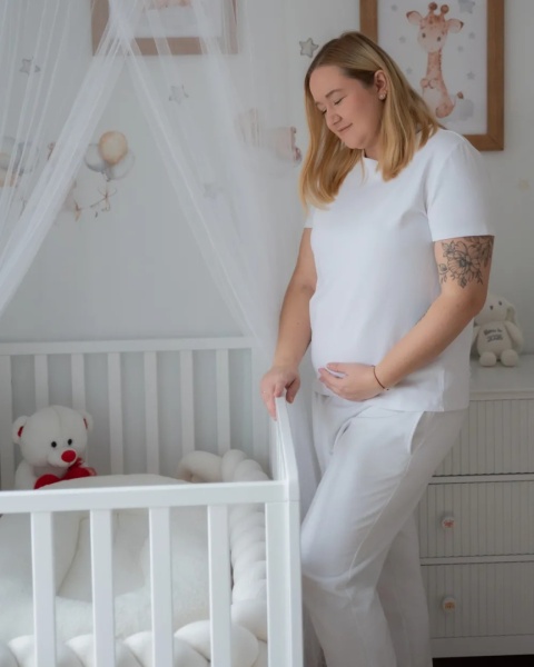 Beliani Łóżeczko dziecięce KIAMA 60 × 120 cm białe z drewna sosnowego