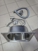 Beliani MAENZA Zlewozmywak stalowy 32x38x17 cm + Bateria – Kompaktowy zestaw