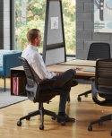 Fotel Biurowy Steelcase Series 1 z Zagłówkiem – Ergonomiczny | Licorice Cogent Connect