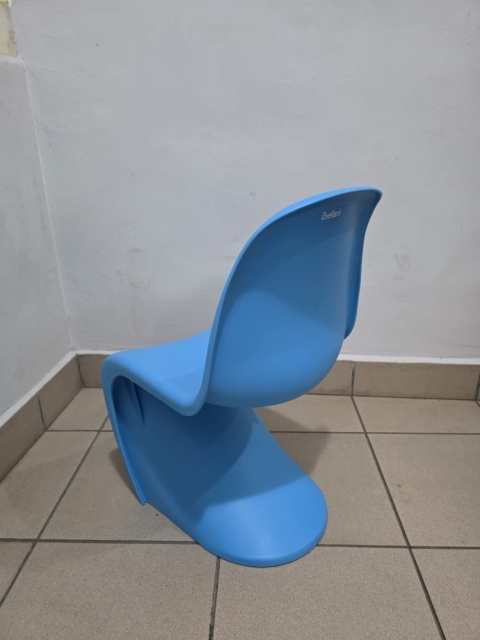 Designerskie Krzesło Dziecięce Beliani JUNIOR S-CHAIR - Niebieskie - Tworzywo ABS
