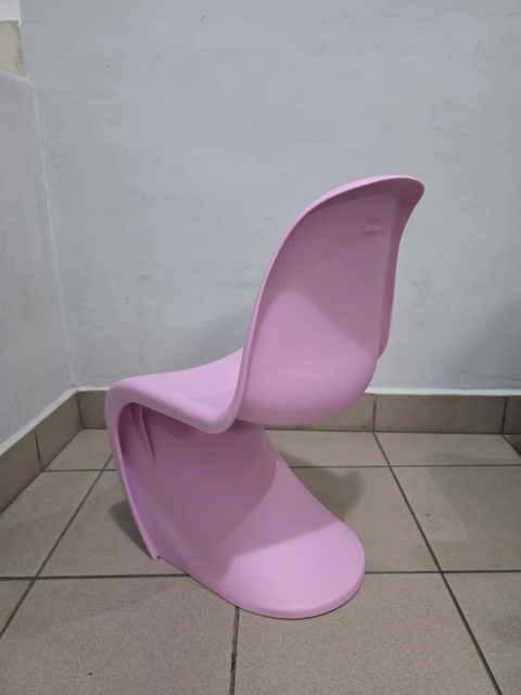 Designerskie Krzesło Dziecięce Beliani JUNIOR S-CHAIR - Różowe - Tworzywo ABS