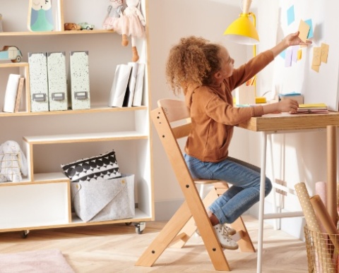 Krzesełko do karmienia KINDERKRAFT Enock + poduszka Biało-brązowy