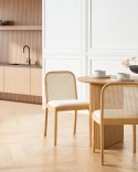 Elegancki Zestaw 4 Krzeseł do Jadalni EDINA - Drewno Kauczukowe i Rattan - Styl Retro