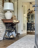 Beliani Lampa stołowa CAINE jasnobeżowa ceramiczna z kloszem 60 cm
