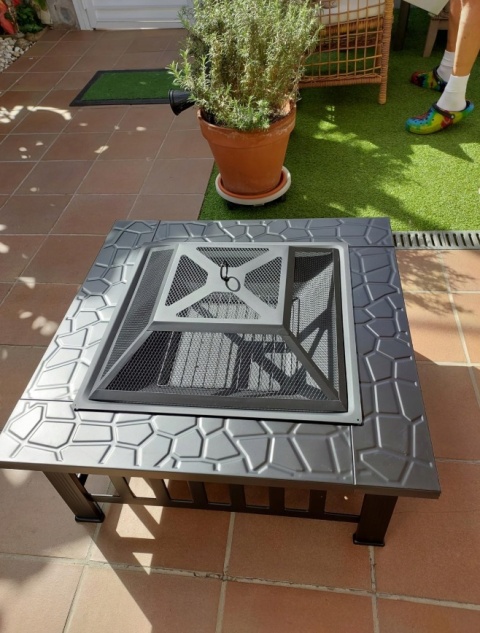 VOUNOT® – Wielofunkcyjne Palenisko Ogrodowe Kwadratowe 4w1 – Grill, Stolik i Schładzacz do Napojów (Ice Bucket)