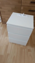 VASAGLE® – Nowoczesny Elegancki Stolik Nocny i Pomocniczy – Model LET631W14 – Wbudowana Stacja Ładowania (2x Gniazdko, 2x USB)