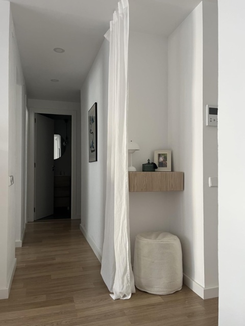 Selsey® Nolie – Ekskluzywny Wiszący Stolik Nocny w Stylu Japandi – Pojemna Szuflada z Systemem Push-To-Open