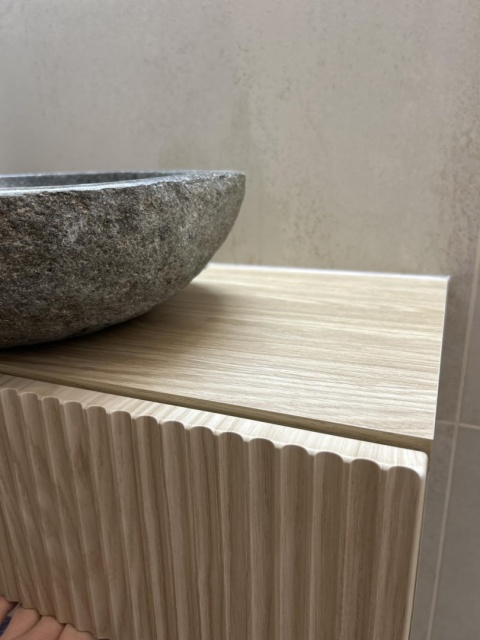 Selsey® Nolie – Ekskluzywny Wiszący Stolik Nocny w Stylu Japandi – Pojemna Szuflada z Systemem Push-To-Open
