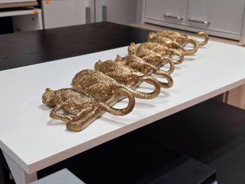 KARE DESIGN Monkey Hook® – Złoty Wieszak Ścienny z Motywem Zwierzęcym – 8 Solidnych Haczyków – Materiał: Polirezyna Premium