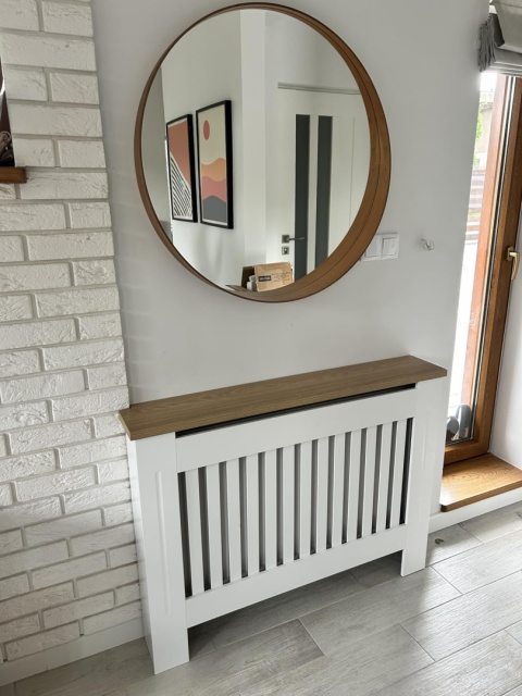 Vida Designs® Arlington – Nowoczesna Drewniana Osłona Grzejnika – Pionowy Wzór Listew, Łatwy Montaż Ścienny