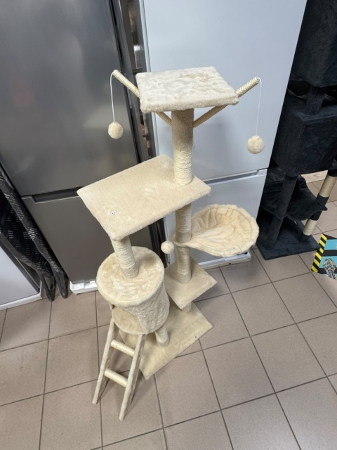 Whisker Tower® – Drapak 139 cm – 5 Poziomów, Jaskinia, Drabinka, Hamak i 3 Zabawki – Zabezpieczenie Ścienne – Kolor: Beżowy