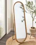 Beliani® Montot – Owalne Rattanowe Lustro Stojące (50 x 150 cm) – Naturalna Ręcznie Pleciona Rama z RATTANU