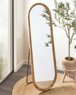 Beliani® Montot – Owalne Rattanowe Lustro Stojące (50 x 150 cm) – Naturalna Ręcznie Pleciona Rama z RATTANU