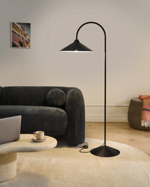 Beliani® Savegre – Minimalistyczna Czarna Lampa Podłogowa (Wysokość 150 cm) – Malowane Żelazo, Stożkowy Klosz