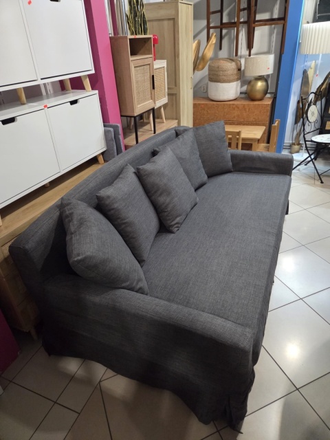 Beliani® GILJA – Klasyczna Sofa 3-Osobowa z Zdejmowanym Pokrowcem (212 x 107 x 89 cm) – Rama z Litego Drewna, Sprężyny Faliste
