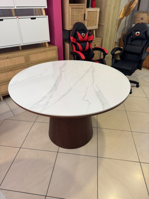 Beliani® Wylie – Okrągły Stół do Jadalni (120 x 120 x 76 cm) – Blat Ceramiczny (Biały Marmur)