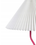 Beliani® Jikawo – Różowa Lampa Podłogowa w Stylu Retro (25 x 25 x 161 cm) – Falista Metalowa Podstawa