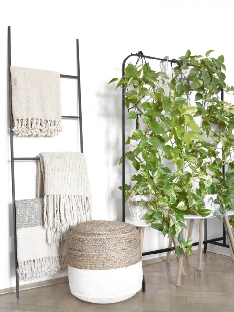 Beliani® Dalama – Okrągła Pleciona Pufa / Podnóżek w Stylu Boho (46 x 46 x 48 cm)