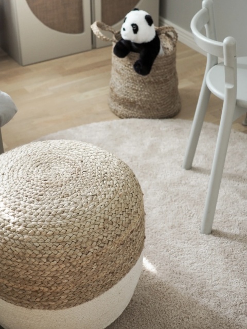 Beliani® Dalama – Okrągła Pleciona Pufa / Podnóżek w Stylu Boho (46 x 46 x 48 cm)