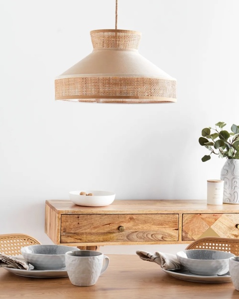 Beliani® BATALI – Elegancka Lampa Wisząca Rattanowa z Welurowym Akcentem (45 x 45 x 167 cm)