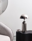 Beliani® JALANGI – Elegancka Metalowa Lampa Stołowa / Biurkowa z Kopułowym Kloszem (26 x 26 x 47 cm)