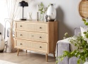 Komoda Beliani PONCA – 3 szuflady z rattanem, jasne drewno, 90×79 cm