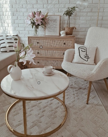 Komoda Beliani PONCA – 3 szuflady z rattanem, jasne drewno, 90×79 cm Komoda Beliani PONCA – 3 szuflady z rattanem, jasne drewno, 90×79 cm