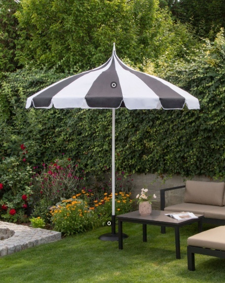 Parasol ogrodowy Beliani MINOA ⌀ 245 cm – czarno-biały, z aluminium Parasol ogrodowy Beliani MINOA ⌀ 245 cm – czarno-biały, z aluminium