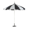 Parasol ogrodowy Beliani MINOA ⌀ 245 cm – czarno-biały, z aluminium