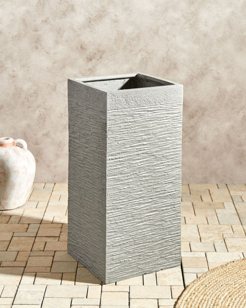 Donica Beliani DION Ceramic 33 cm Jasnoszara – Elegancka Donica Ogrodowa Donica Beliani DION Ceramic 33 cm Jasnoszara – Elegancka Donica Ogrodowa