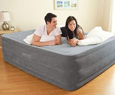 INTEX 64418ND Materac Dmuchany Dura-Beam Comfort Plush High Rise – Queen Size, 152x203x56 cm, z Wbudowaną Pompką Elektryczną INTEX 64418ND Materac Dmuchany Dura-Beam Comfort Plush High Rise – Queen Size, 152x203x56 cm, z Wbudowaną Pompką Elektryczną