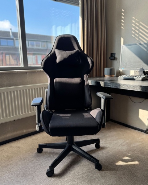 Beliani Krzesło biurowe WARRIOR czarne regulowane ergonomiczne gamingowe Beliani Krzesło biurowe WARRIOR czarne regulowane ergonomiczne gamingowe