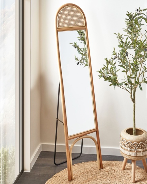 Beliani Lustro Stojące BRUSSEY 170 cm Rattan Naturalny Beliani Lustro Stojące BRUSSEY 170 cm Rattan Naturalny