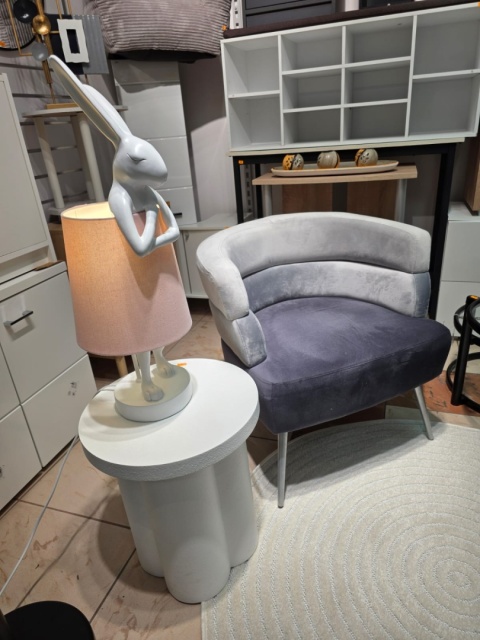 Designerska Lampa Stołowa KARE Rabbit z Różowym Abażurem, 68 cm Designerska Lampa Stołowa KARE Rabbit z Różowym Abażurem, 68 cm