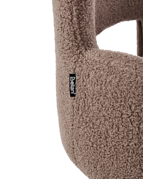 Krzesło boucle brązowe z podłokietnikami SANILAC | Beliani Krzesło boucle brązowe z podłokietnikami SANILAC | Beliani