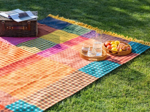 Koc Piknikowy z Izolacją Beliani BUILI 200x200 cm, Wielokolorowy Koc Piknikowy z Izolacją Beliani BUILI 200x200 cm, Wielokolorowy