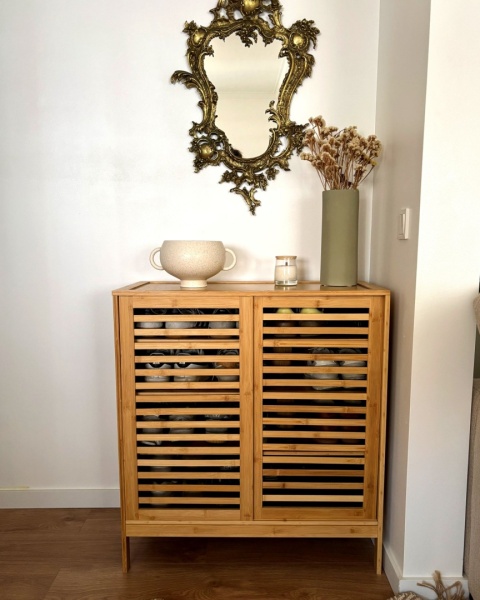Szafka na buty MIDWOOD, Bamboo, Jasne Drewno – 2 Przesuwane Drzwi, Stylowe Wykończenie Szafka na buty MIDWOOD, Bamboo, Jasne Drewno – 2 Przesuwane Drzwi, Stylowe Wykończenie