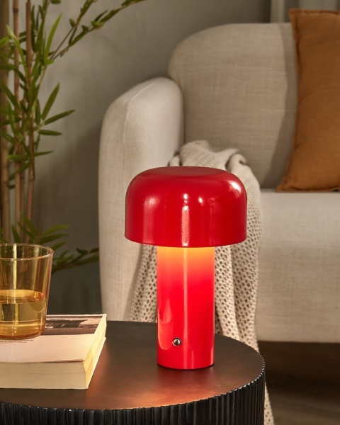 Beliani Bezprzewodowa lampa stołowa LED BESOS czerwona, metalowa, ze ściemniaczem Beliani Bezprzewodowa lampa stołowa LED BESOS czerwona, metalowa, ze ściemniaczem