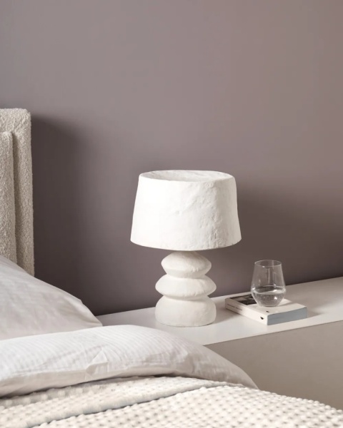 Beliani Lampa stołowa ARAPEY z papier-mâché Biała 39 cm Ręcznie robiona