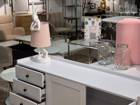 Beliani RTV Szafka 2-drzwiowa ALCOVE biała z szufladami 150 cm