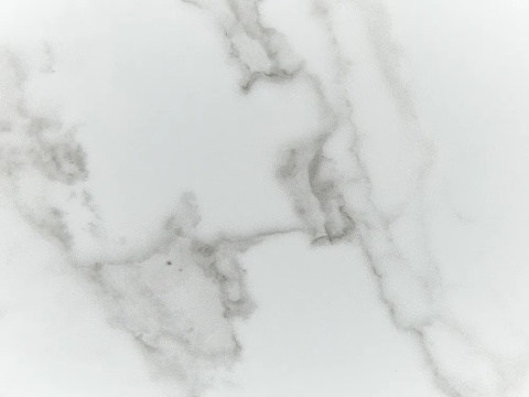 Beliani Stolik kawowy GLOSTER szkło hartowane biały marmur z półką