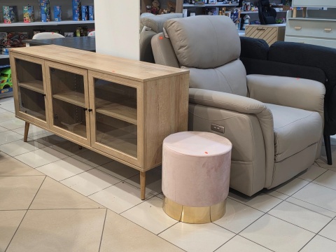 Beliani Szafka trzydrzwiowa ALBANY ze szklaną gablotą 150 cm jasne drewno