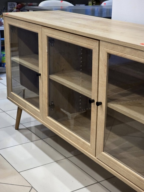 Beliani Szafka trzydrzwiowa ALBANY ze szklaną gablotą 150 cm jasne drewno