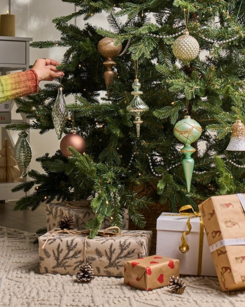 Beliani Zestaw 35 bombek FROSTING – szklane, kolorowe, ręcznie malowane