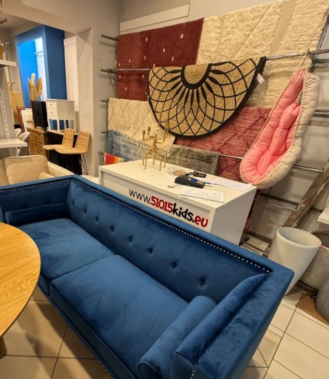 Sofa 3-osobowa Beliani AVALDSENES Aksamitna Granatowa Pikowana Styl Glamour