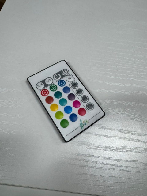 IRONCK biały stolik nocny LED z USB i USB-C, 2 szuflady, nowoczesny 35×48×60 cm