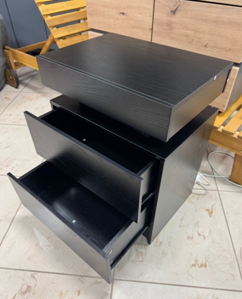 Stolik Nocny IRONCK Czarny z Oświetleniem LED i Ładowarką (USB + Typ C)