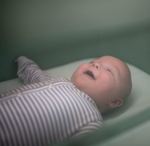 Łóżeczko Dostawne Maxi-Cosi Iora 2w1 – Essential Graphite, Torba Podróżna w Zestawie